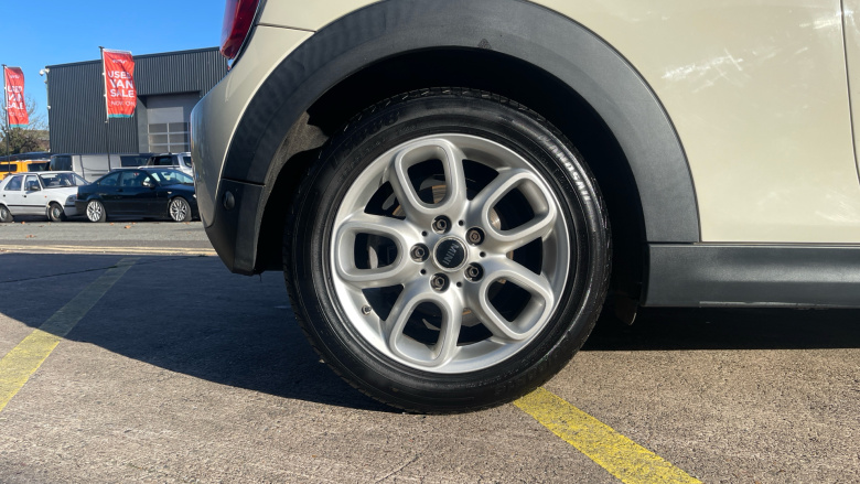 MINI Hatchback 1.5 Cooper 3dr Petrol Hatchback